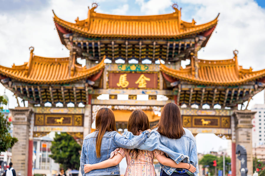 turistas en templo de china